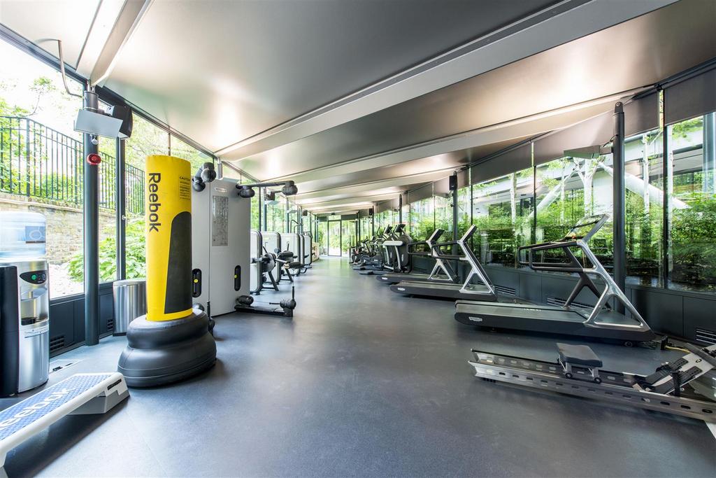 Gymnasium 3.jpg