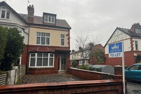 4 bedroom end of terrace house to rent, Whalley Road, Manchester M16
