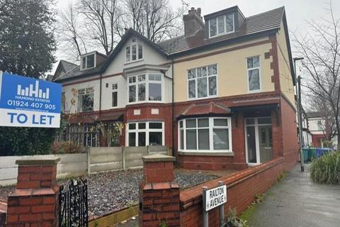 4 bedroom end of terrace house to rent, Whalley Road, Manchester M16