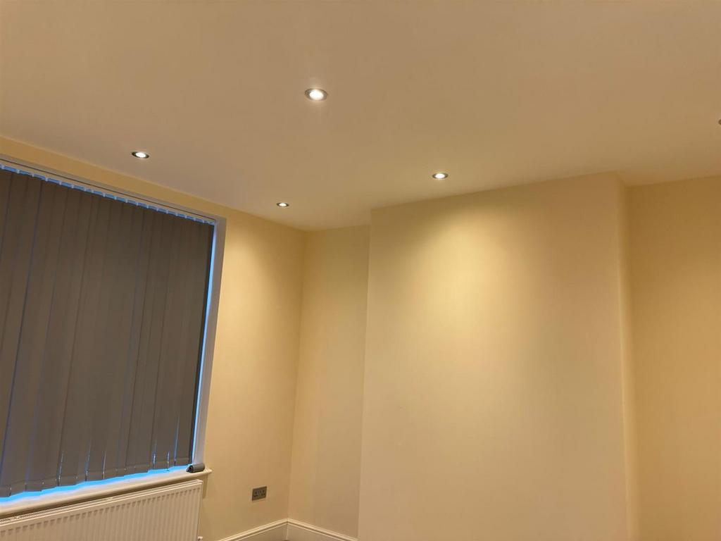 Bedroom 1.JPG