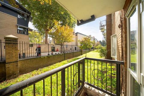 2 bedroom flat for sale, Fanshaw Street, London N1