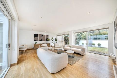 75 Bathgate Road, London, SW19 5PQ