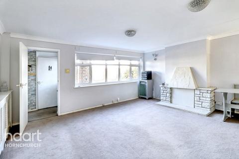 undefined, Upper Rainham Road, Hornchurch