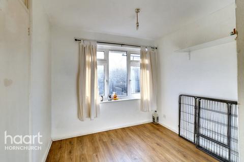 Upper Rainham Road, Hornchurch