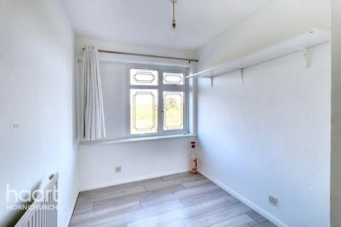 undefined, Upper Rainham Road, Hornchurch