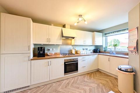 3 bedroom semi-detached house for sale, Waldrom Road, Gedling NG4