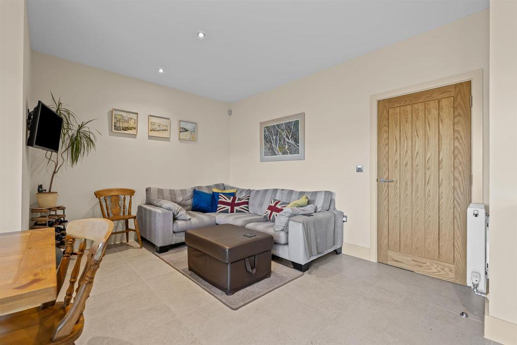 23 North Lodge Road-12.jpg