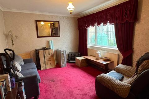3 bedroom terraced house for sale, St. Audreys Close, Hatfield