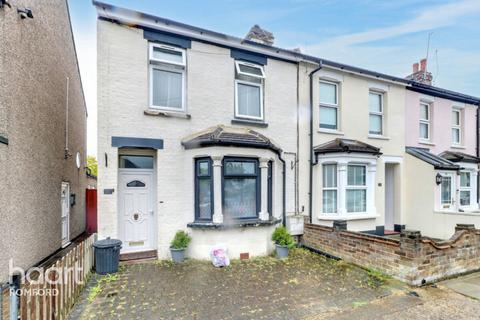 Marks Road, Romford, RM7 7AL
