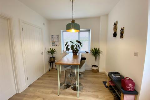 3 bedroom semi-detached house for sale, 68 Frith Close, Shrewsbury, SY2 5XW