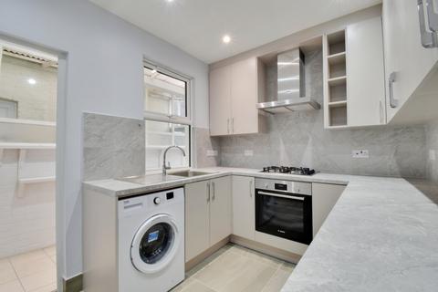 3 bedroom terraced house to rent, Sandringham Road, Hertfordshire WD24
