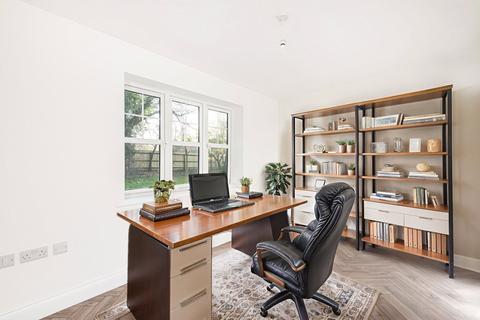 undefined, Thornbrook Close, Stoke Mandeville, Aylesbury, Buckinghamshire, HP22