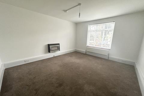 2 bedroom maisonette to rent, Trafalgar Road, Twickenham, TW2