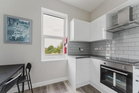 5 bedroom flat to rent, Pitshanger Lane, W5