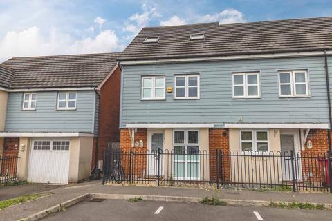 undefined, Mathecombe Road, Cippenham SL1