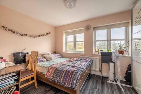 undefined, Mathecombe Road, Cippenham SL1