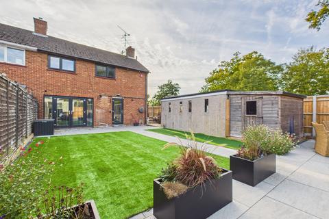 undefined, Mulfords Hill, Tadley, RG26