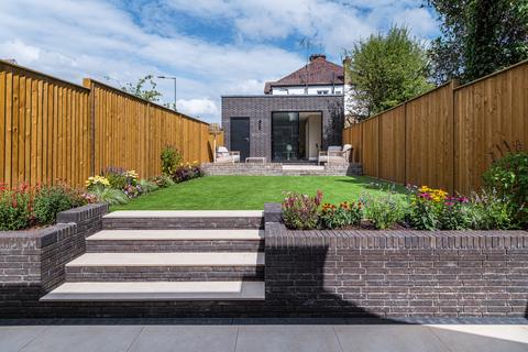 3 bedroom ground floor flat for sale, Okehampton Road, Kensal Rise, London, NW10