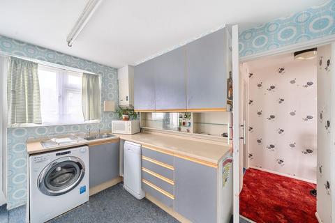 3 bedroom bungalow for sale, Carpenders Avenue, Watford, WD19
