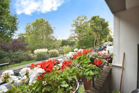 2 bedroom flat for sale, Galba Court, Brentford Dock