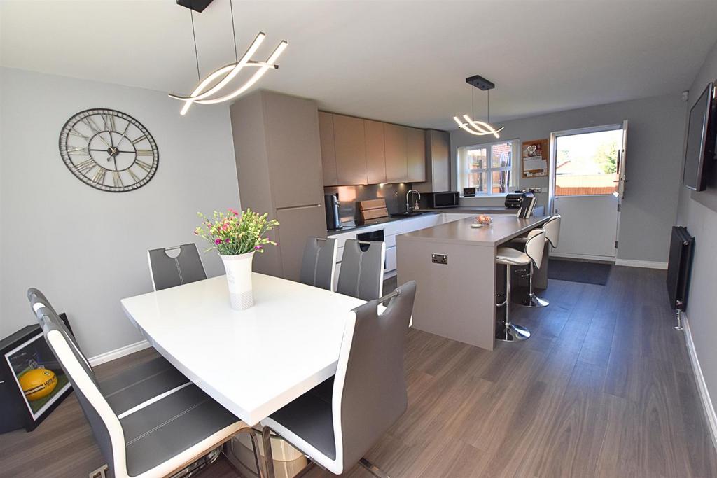 Kitchen diner