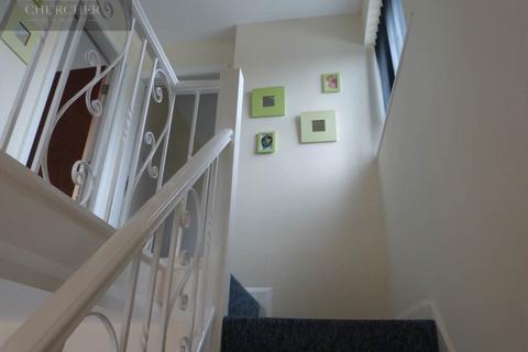 undefined, Ormskirk L39