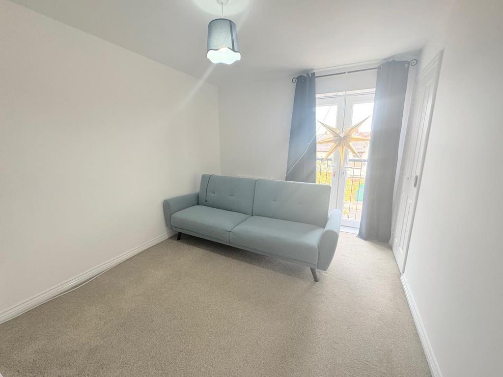 Bedroom (front)