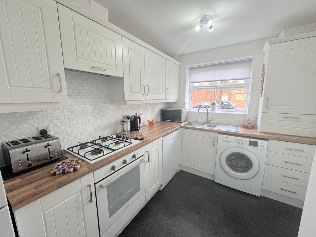 Dining kitchen