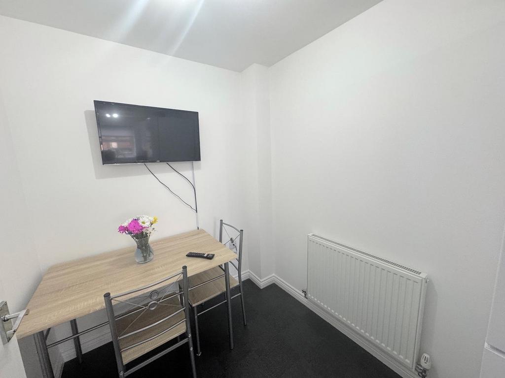 Dining kitchen
