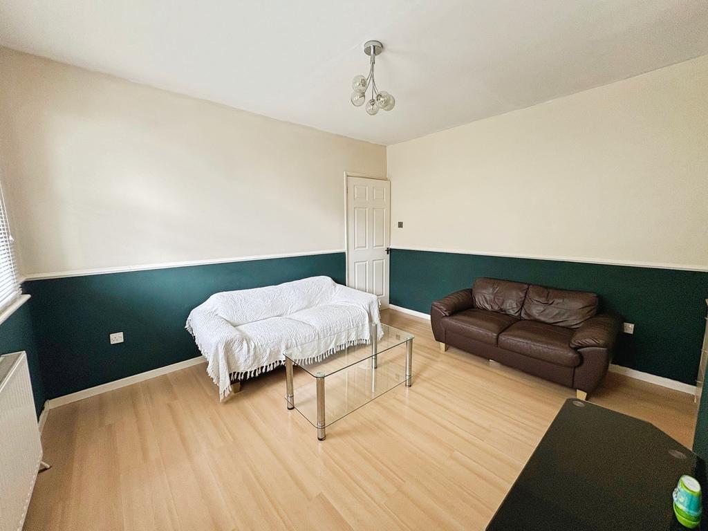 Apartment in Newcastle upon Tyne - View 5