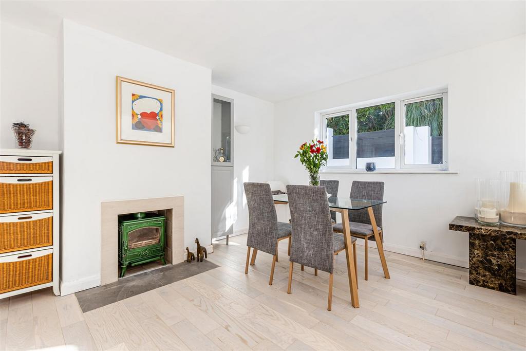 A11 - 10 Grenville Close, Stokenham - 250930.jpg