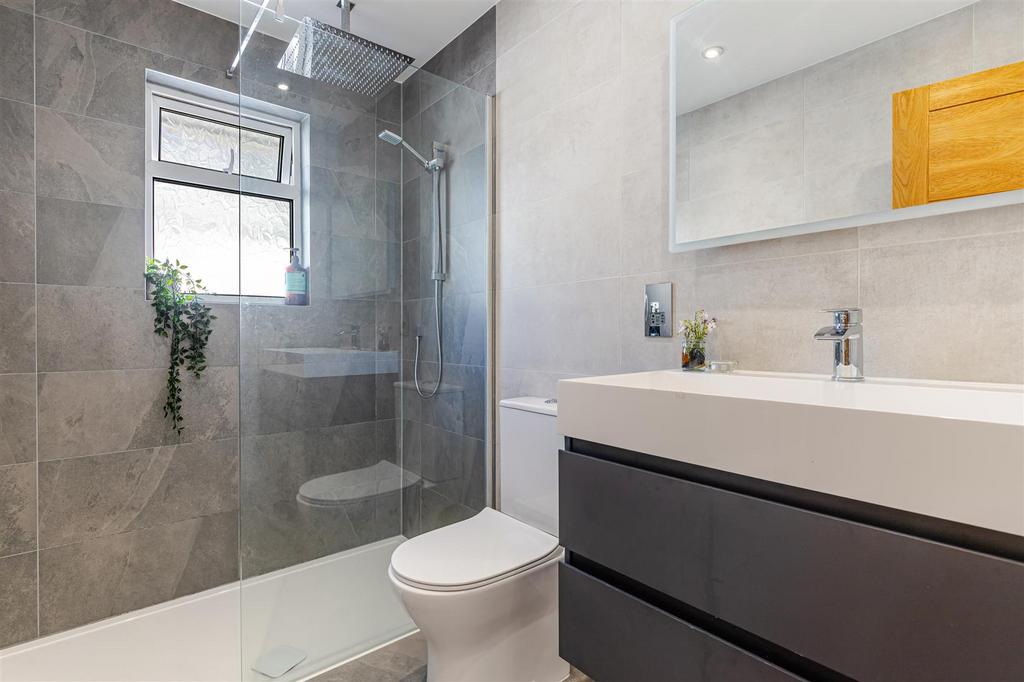 A23 - 10 Grenville Close, Stokenham - 250930.jpg