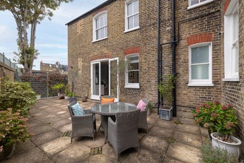 2 bedroom flat for sale, Inglethorpe Street, Bishops Park, London