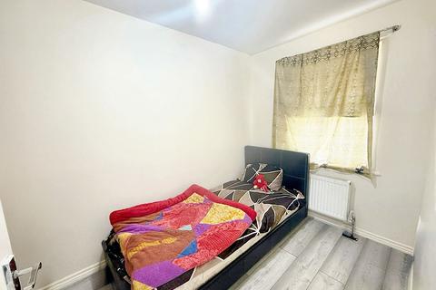 3 bedroom semi-detached house for sale, Herongate Road, Leicester, LE5