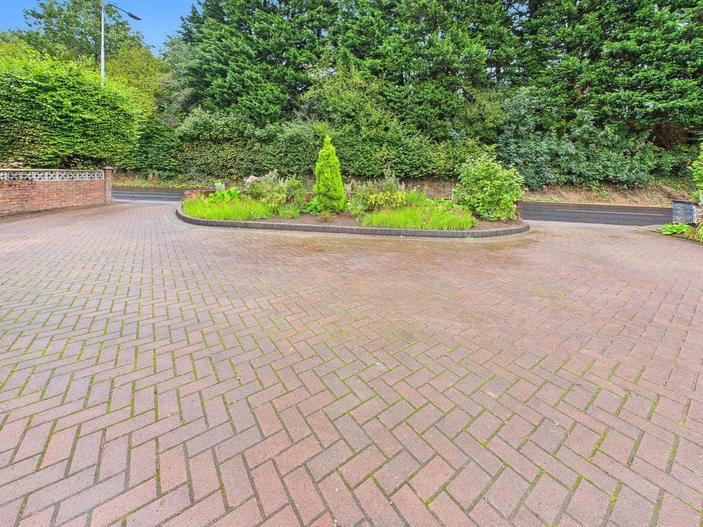 Carriage Driveway
