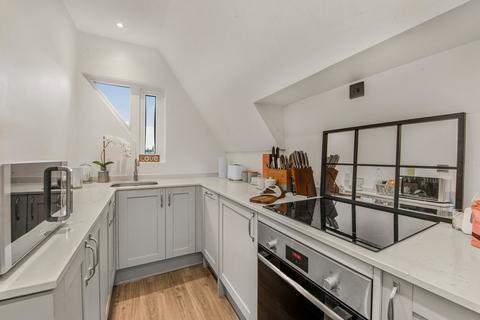 2 bedroom flat for sale, Sheen Lane, East Sheen, London, SW14