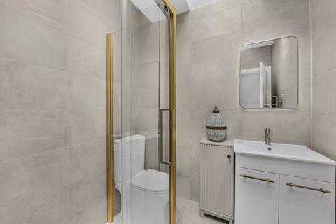 2 bedroom flat for sale, Sheen Lane, East Sheen, London, SW14