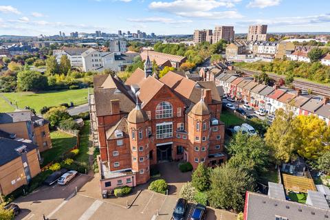2 bedroom flat to rent, Cooper Road, London NW10