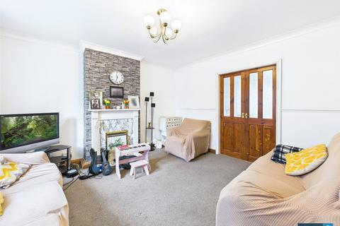 3 bedroom semi-detached house for sale, Livingstone Avenue, Clay Lane, Doncaster, DN2