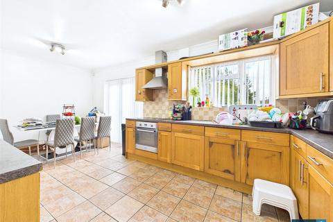 3 bedroom semi-detached house for sale, Livingstone Avenue, Clay Lane, Doncaster, DN2