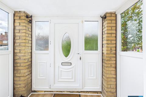 3 bedroom semi-detached house for sale, Livingstone Avenue, Clay Lane, Doncaster, DN2