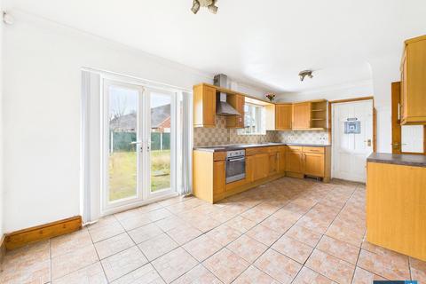 3 bedroom semi-detached house for sale, Livingstone Avenue, Clay Lane, Doncaster, DN2