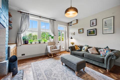 11 Hope Road, Edale, Hope Valley, S33 7ZF