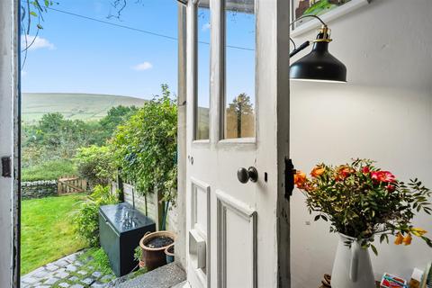 11 Hope Road, Edale, Hope Valley, S33 7ZF
