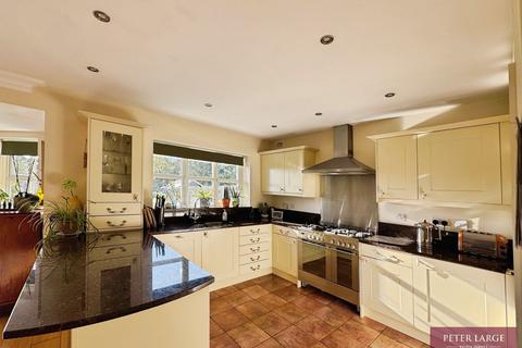 32 Castlefields, Rhuddlan, Rhyl, LL18 5RJ