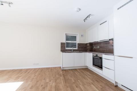 1 bedroom ground floor flat to rent, 4 Sycamore House Langton Road
