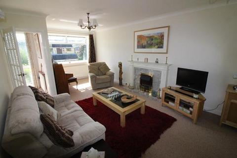 4 bedroom detached house to rent, Springwood Drive, Halifax