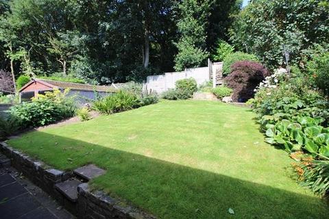 4 bedroom detached house to rent, Springwood Drive, Halifax