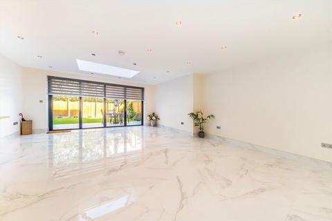 undefined, Poulett Gardens, Twickenham TW1