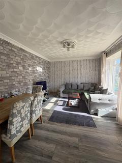 3 bedroom flat for sale, Woodside Crescent, Newmains